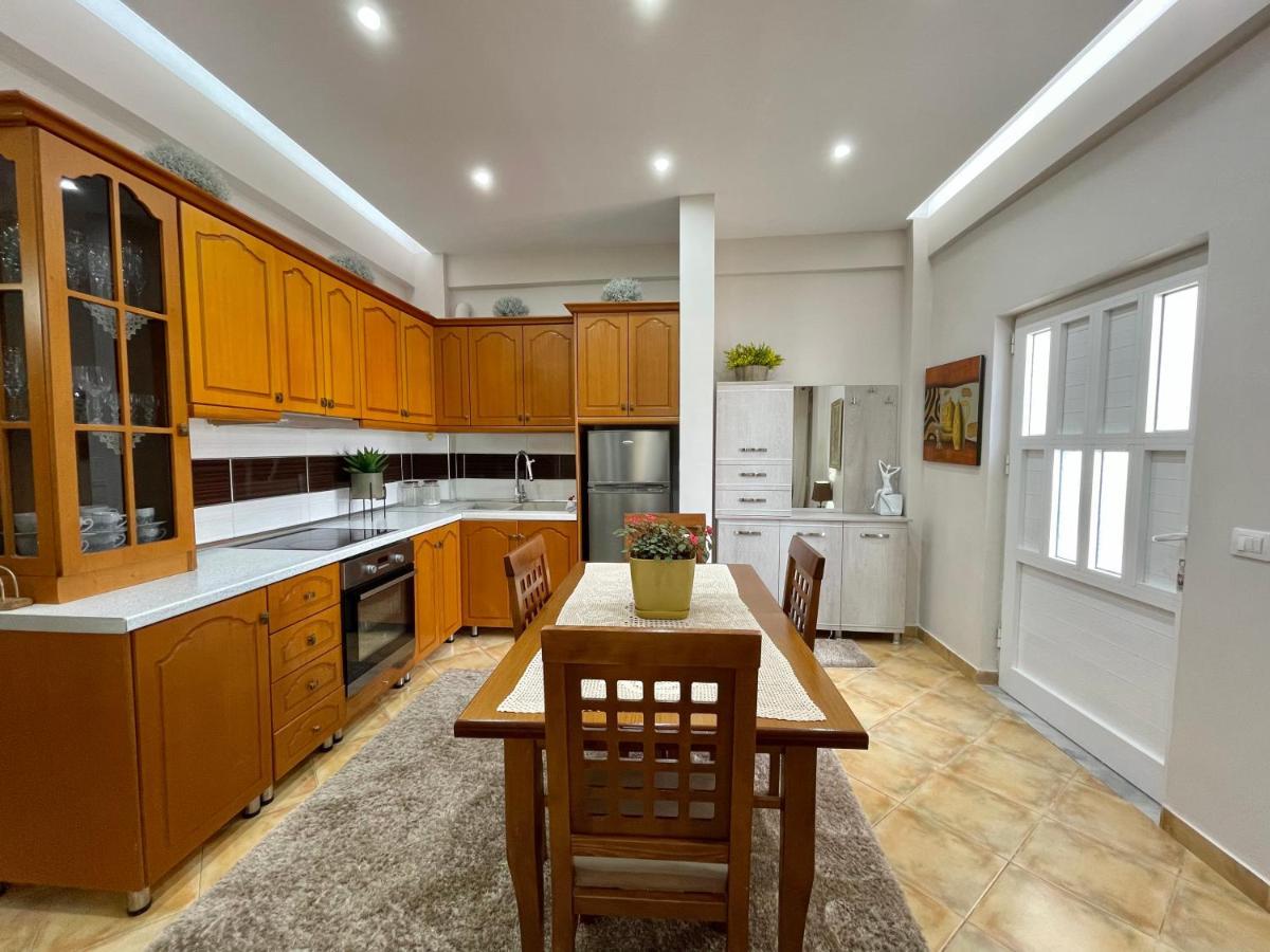 סרנדה Melina Apartments מראה חיצוני תמונה