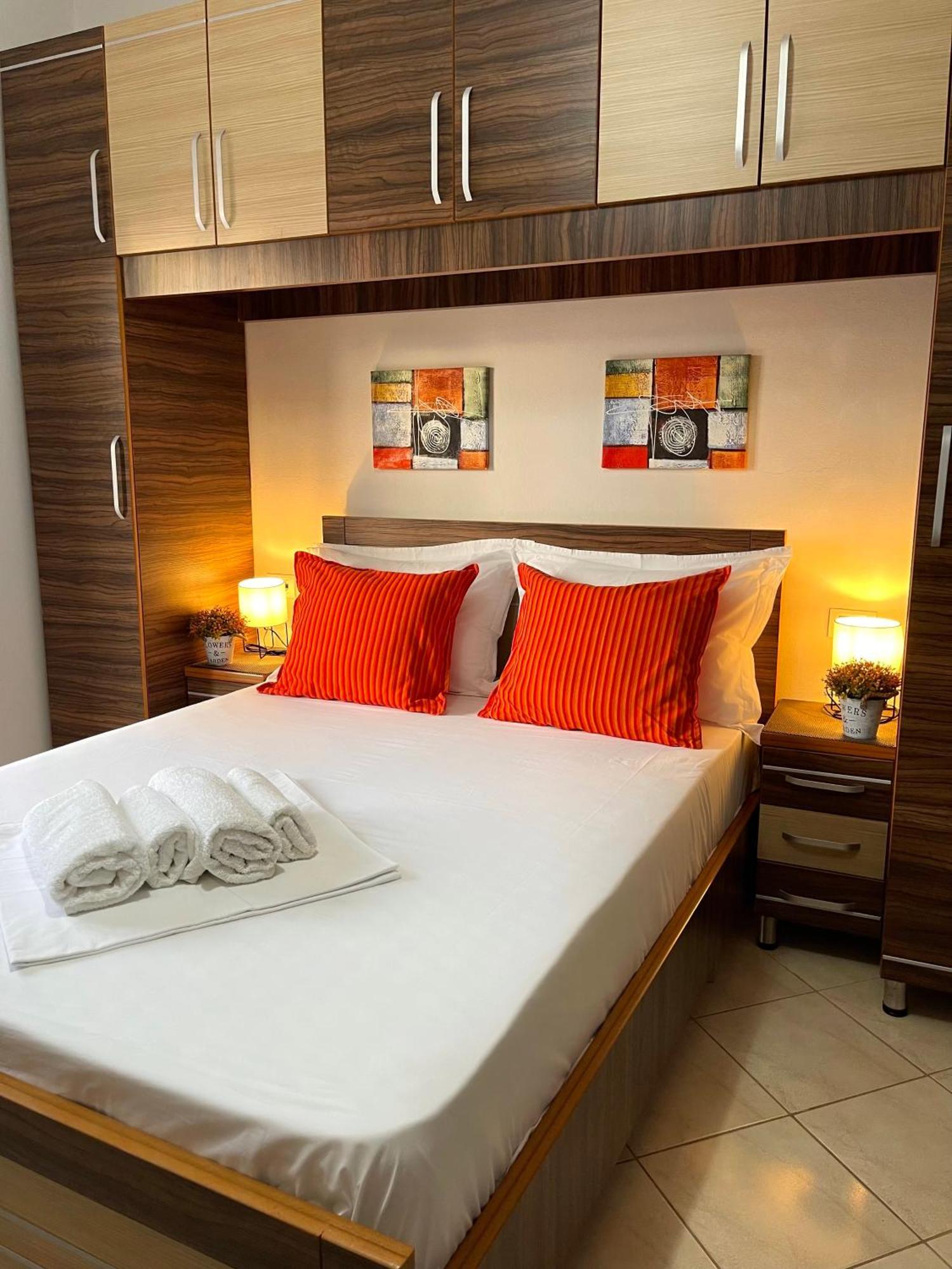 סרנדה Melina Apartments מראה חיצוני תמונה